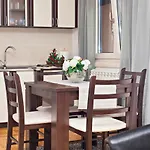 Goldpine Apartments
