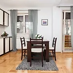 Goldpine Apartments