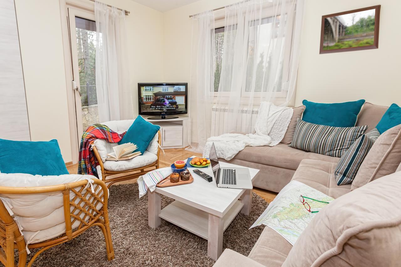 Goldpine Apartment *