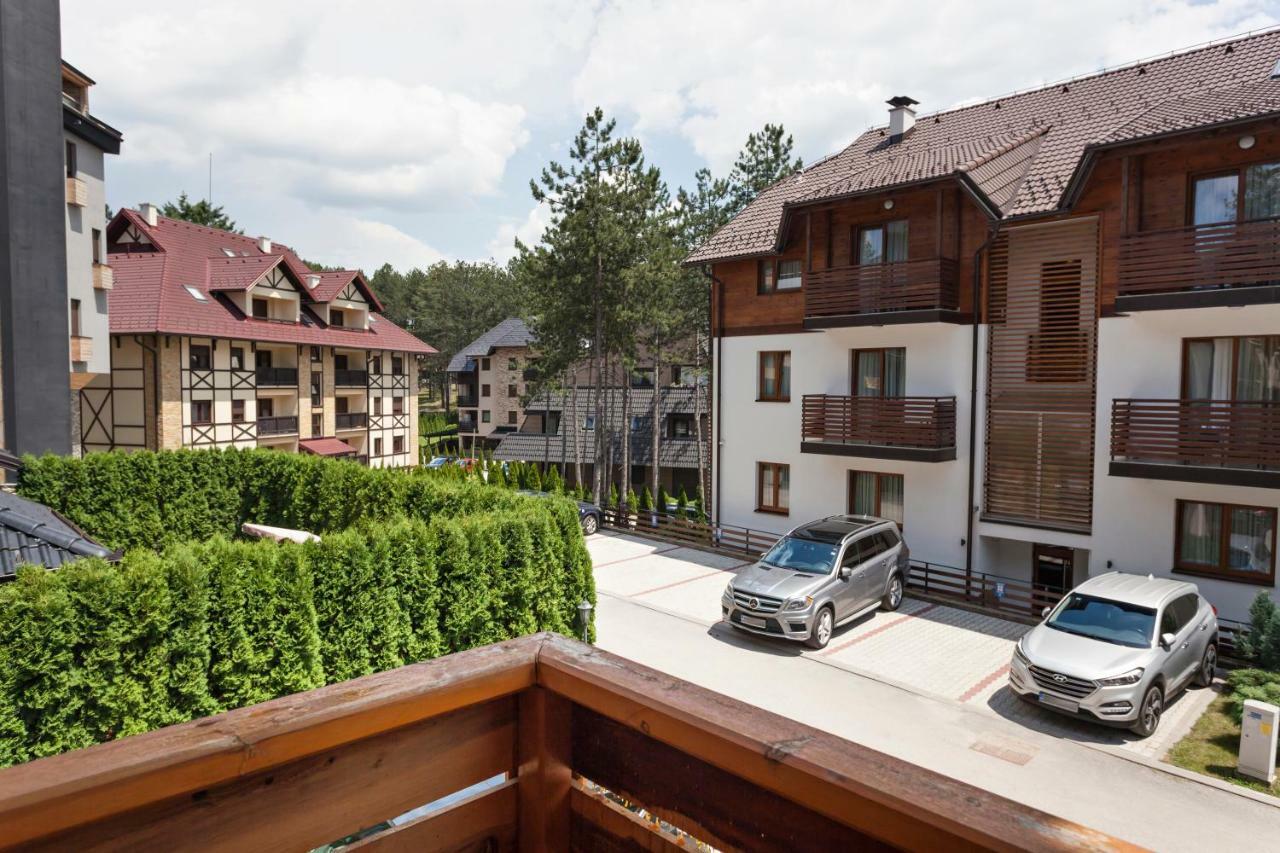Goldpine Apartment *